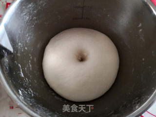 腊肠玉米披萨的做法步骤：2