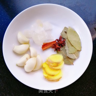 干豇豆烧肉的做法步骤：6