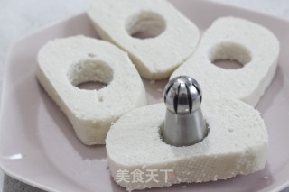 馒头鸡蛋黄片的做法步骤：2