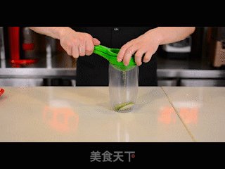 誉世晨饮品技术培训——香柠蜜露的做法步骤：3