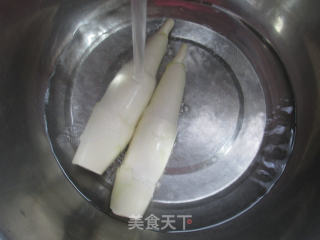 青椒茭白炒鸡胸肉的做法步骤：7