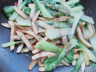 青菜炒豆干的做法步骤：6