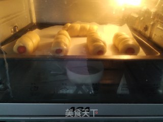 热狗面包卷的做法步骤：7