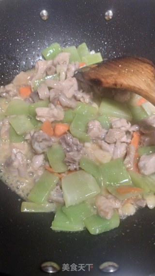 鸡腿肉炒窝笋的做法步骤：5
