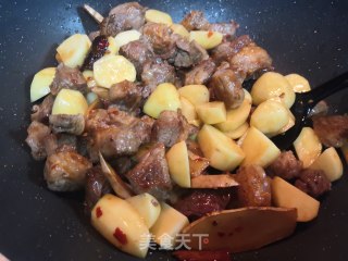 土豆炖牛腩的做法步骤：5