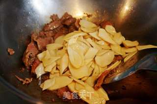 牛肉炒杏鲍菇的做法步骤：8