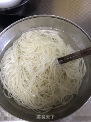 炸酱面的做法步骤：3