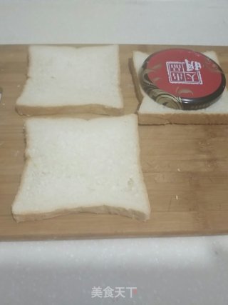 呆萌猪猪吐司片的做法步骤：1