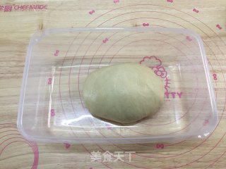 豆沙花朵面包的做法步骤：6