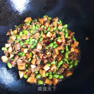杏鲍菇炒毛豆的做法步骤：11