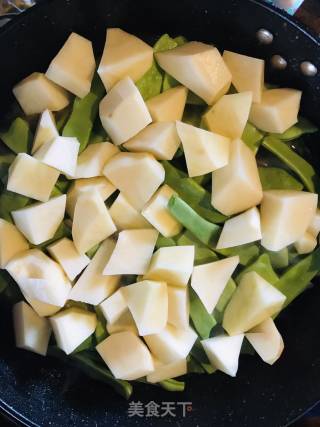 排骨豆角土豆的做法步骤：7