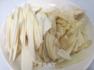 鲜笋仔姜回锅肉的做法步骤：2