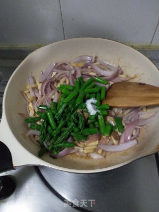 元葱杏鲍菇炒芦笋的做法步骤：13