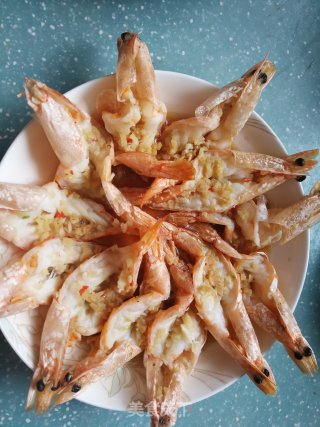 蒜蓉蒸大虾的做法步骤：2