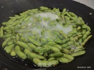 五香毛豆的做法步骤：2