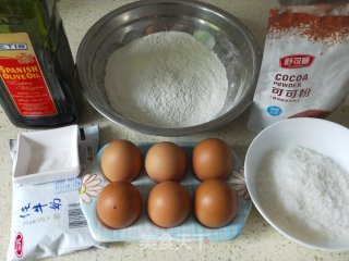 八寸斑马戚风蛋糕的做法步骤：1