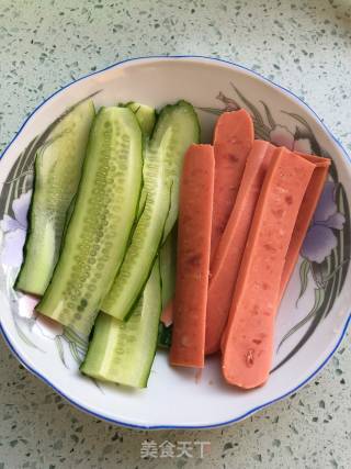 鸡蛋火腿三明治的做法步骤：3