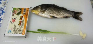 鲫鱼豆腐汤——滋补美食的做法步骤：1