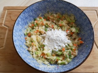 香煎时蔬鳕鱼饼的做法步骤：5