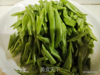 芸豆炒牛肉的做法步骤：1