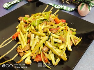 牛肉炒空心菜梗的做法步骤：8