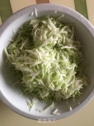 葫芦瘦肉丸子的做法步骤：2