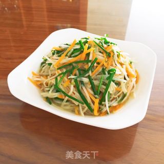胡萝卜丝韭菜炒豆芽的做法步骤：8
