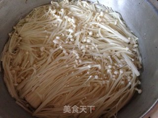 快手炒金针菇的做法步骤：2