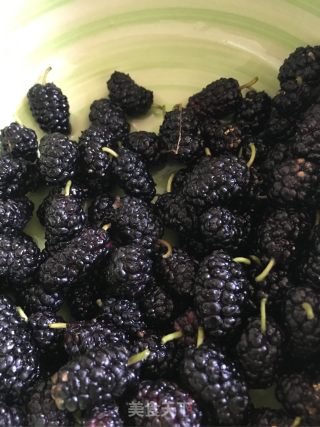 桑葚汁的做法步骤：1