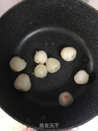 荔枝百香果茶的做法步骤：1