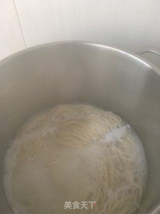 海参肉丝西红柿鸡蛋面的做法步骤：14