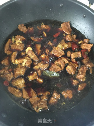 油豆腐烧牛肉的做法步骤：3