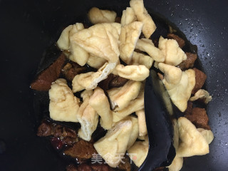 油豆腐烧牛肉的做法步骤：4
