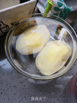 茄子炖土豆的做法步骤：1