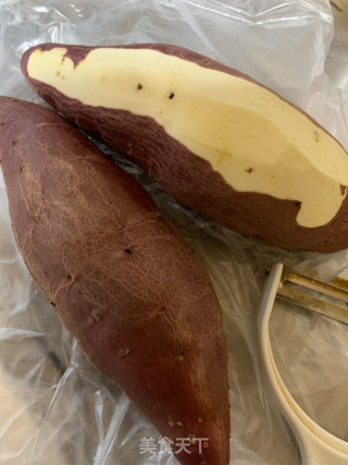 拔丝地瓜的做法步骤：1