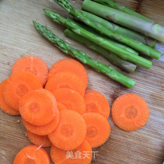 芦笋冷盘的做法步骤：1