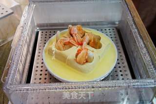 凤尾虾豆腐松茸蒸蛋羹的做法步骤：10