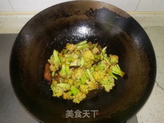 腊肉炒菜花的做法步骤：8
