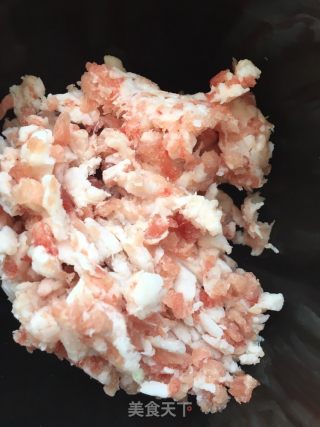 鲜贝黄瓜煎饺的做法步骤：1