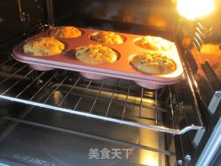 肉肠咸蛋糕的做法步骤：8