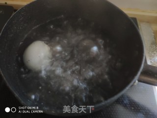 酸甜美食    皮蛋豆腐的做法步骤：1