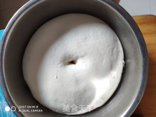烤香肠芝麻卷的做法步骤：3