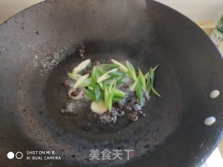 香肠炒菜花的做法步骤：5