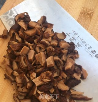 肉丁香菇辣酱的做法步骤：5