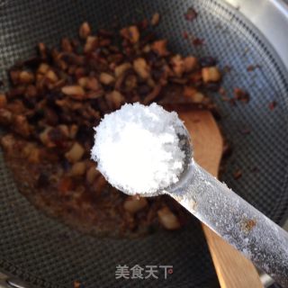 肉丁香菇辣酱的做法步骤：14