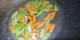 夏天来了，拌个颜值高的开胃凉菜????????的做法步骤：3