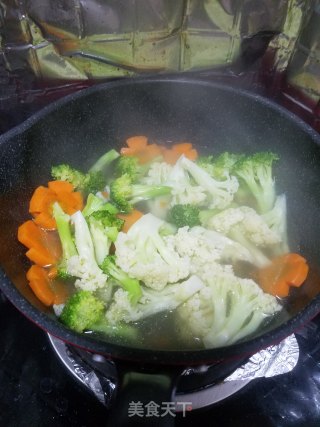蒜蓉炒双花的做法步骤：5