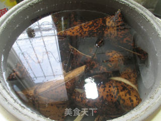 八宝糯米粽的做法步骤：10