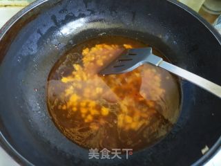 香菇小丁 酱炒凉粉的做法步骤：7