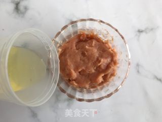 胡萝卜鲜虾火腿的做法步骤：3